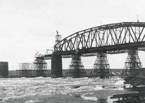 Строительство моста через реку Буг. 1912