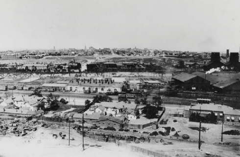 Общий вид Юзовки. станция, паровозное депо и город. 1910 год