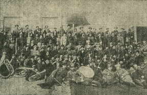 Отряд красногвардейцев Енакиево перед отправкой на борьбу с немецко-австрийскими оккупантами