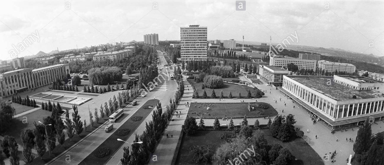 panorama-of-the-city-donetsk-B9EPNM