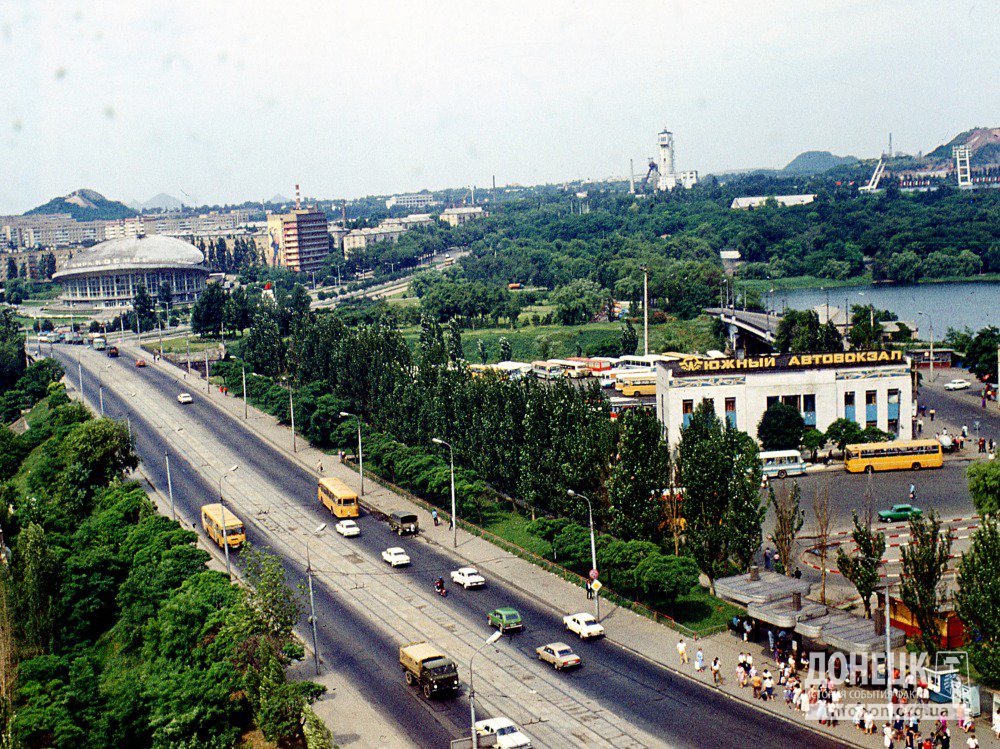 avtovokzal-uzhny-1980