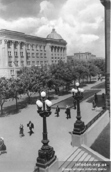 Библиотека им. Крупской, Сталино, 1956