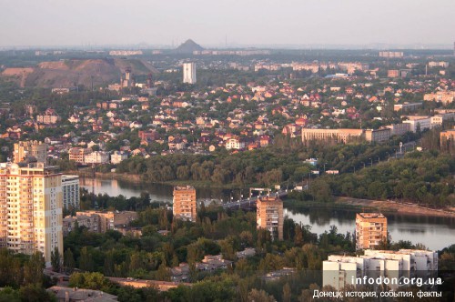 Вид на Донецк с комплекса  Пушкинский