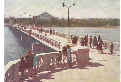 Мост через городской пруд