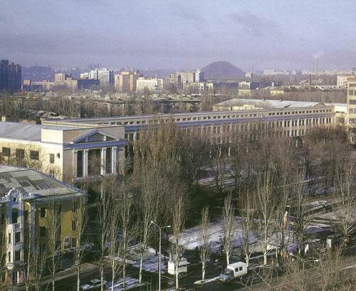 Третий корпус Донецкого государственного технического университета. Донецк, 1999 год