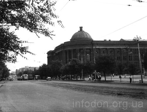 Улица Артема, библиотека имени Крупской. Сталино, конец 1950-х годов