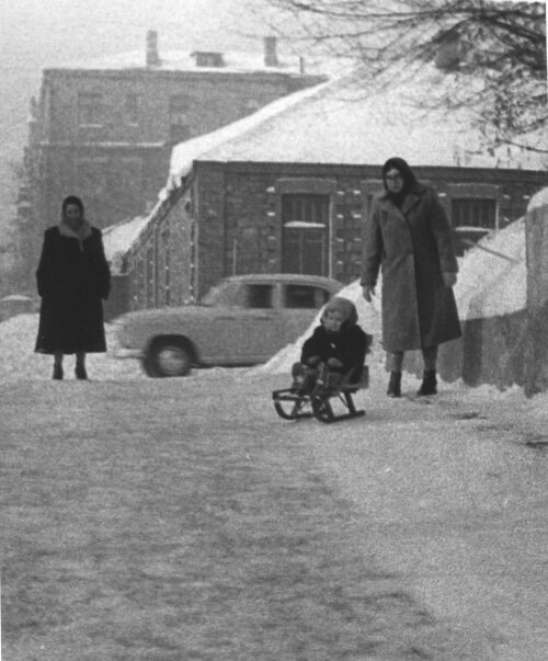 Перекресток ул. Чеслюскинцев и пр. Гурова. Сталино, начало 1950 годов.