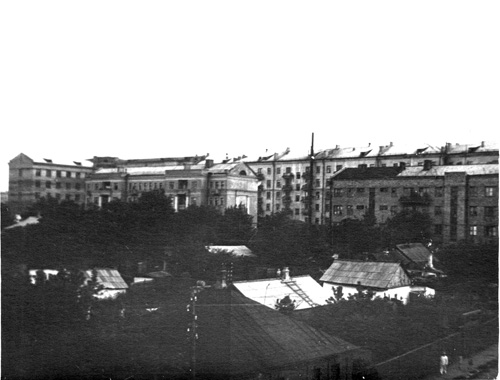 Вид на дом № 148 по ул. Горького. Сталино, 1956 год.