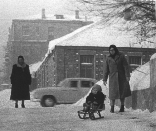 Проспект Гурова с видом на дом по ул. Горького № 161. Сталино, 1956 год.