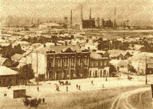 Город Дмитриевск (Макеевка) в 1913 году. На фото видно здание аптеки