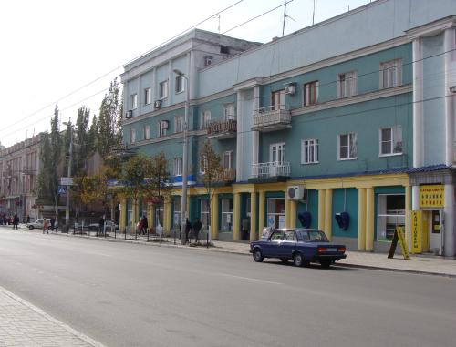 Фасад здания по пр. Ленина 55/27 в Макеевке. 2008 год