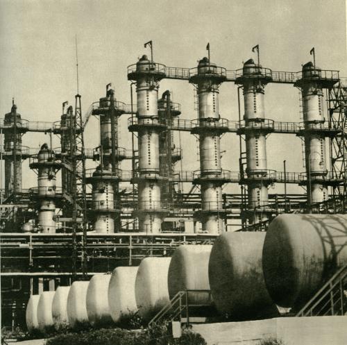 Горловка. Технологическая линия по производству этилбензола производственного объединения «Стирол». 1970-е
