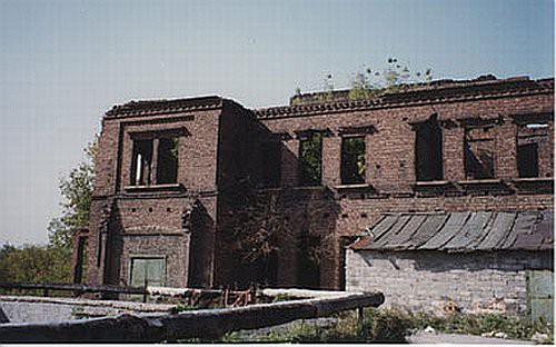 Руины дома семейства Юзов. Донецк, 1991 год Фото: Susan Edwards [3]