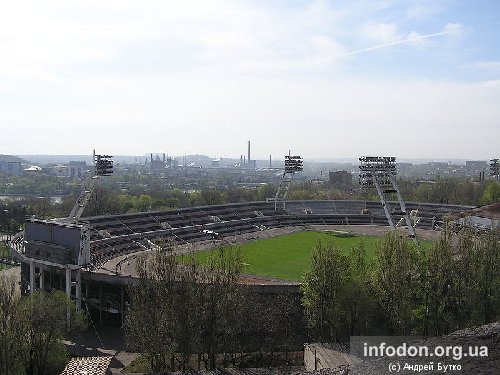 Стадион «Шахтер». Вид с террикона. Донецк, 2009. Фото: Андрей Бутко