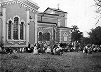 Свято-Николаевская церковь на Рыковских рудниках .после реконструкции двадцатых годов. Как видно колокольни уже нет, зато фасад оштукатурен