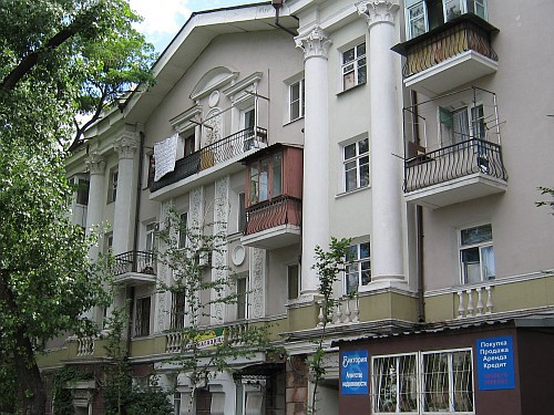 Дом на пересечении ул. Марии Ульяновой и пр. Ильича. Памятник не воплотившимся мечтам