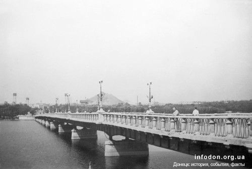 Мост в парке им. А.С. Щербакова