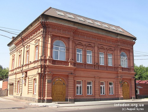Здание Английской школы по ул. Ткаченко