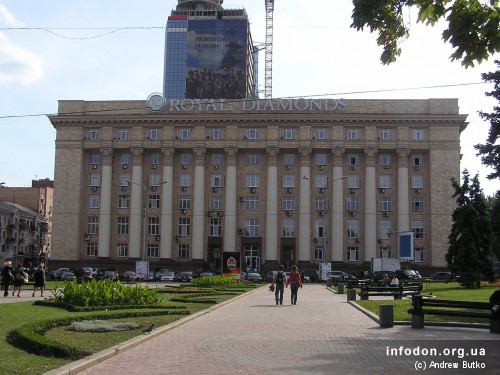 Здание, в котором ранее размещалось Министерство угольной промышленности УССР, 2009 год, Andrew Butko