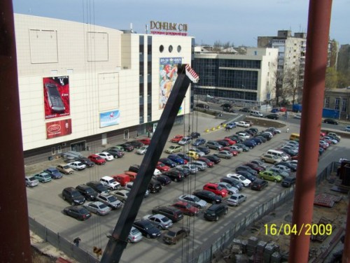 Строительство ТРЦ Донецк-сити. 16 апреля 2009 года 2