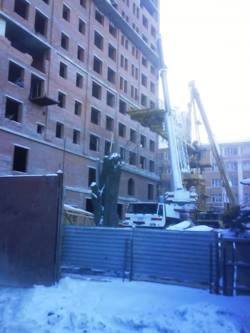 Строительство бизнес-центра Столичный в Донецке. 03.01.2009. Фото orland 3