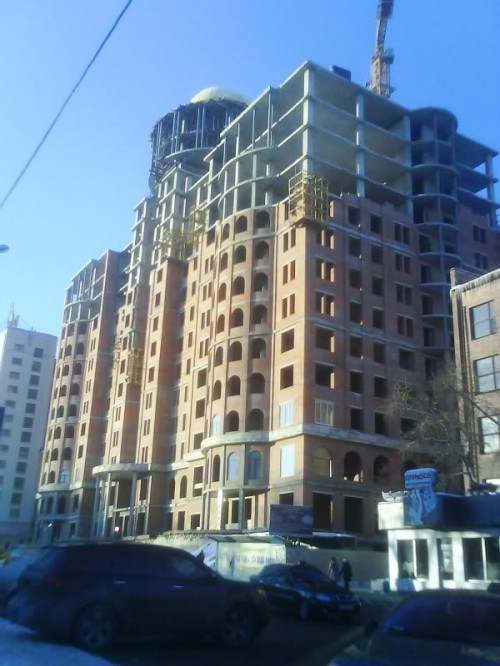 Строительство бизнес-центра Столичный в Донецке. 03.01.2009. Фото orland 4