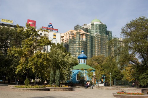 Вид на строящийся БЦ Столичный в Донецке. 29.09.2009. Фото vanbasten 3