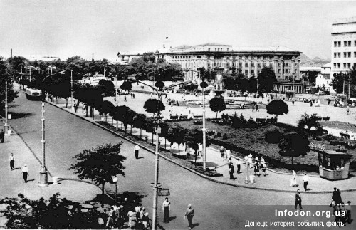 Площадь Ленина. Общий вид. 1950-е, вторая половина