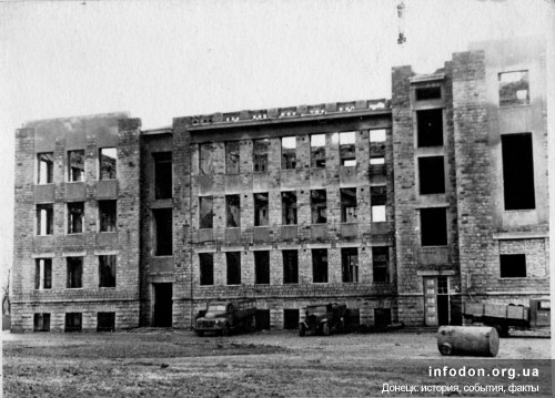 Разрушенное здание ДК Франко. Левая часть фронтального фасада — Копія